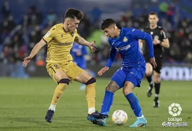 包含拉力赛巡回赛，岭北闪电队与西城玄武队鏖战，VAR改判成焦点！关键战拿下信心的词条