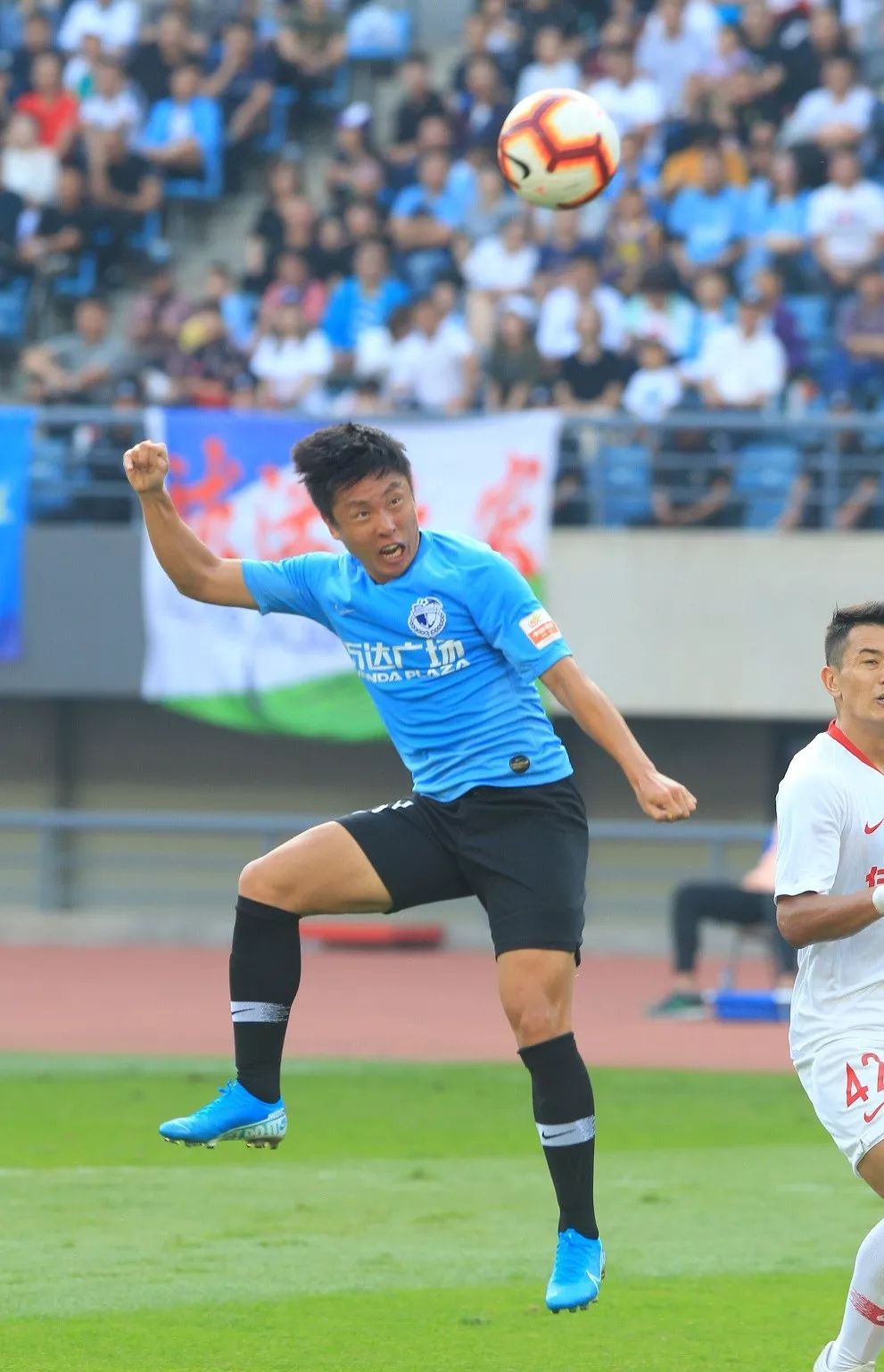 Rookie在瑞士队比赛中领先优势明显,比赛局势复杂引发热议!观众掌声雷动的简单介绍 Rookie在瑞士队比赛中领先优势明显,比赛局势复杂引发热议!观众掌声雷动的简单介绍